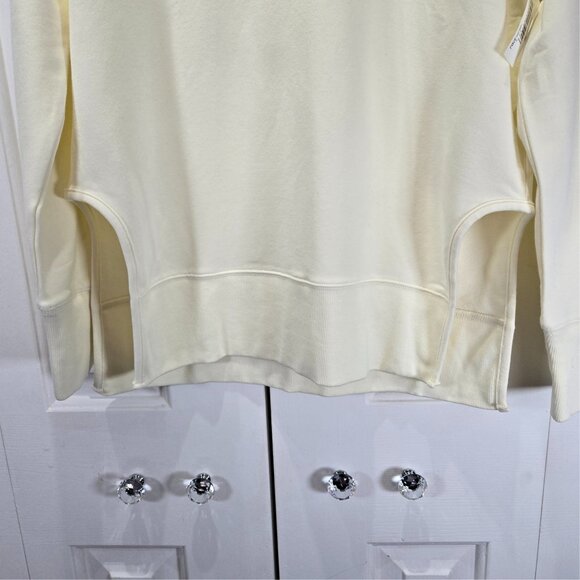 New Women’s Cream Crew Neck Sweater – Size Small - Picture 4 of 7